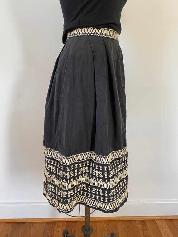 1950s Guatemalan Folk embroidered skirt - image 2