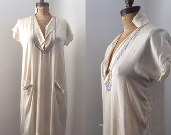 1920’s silk shift dress with embroidered details