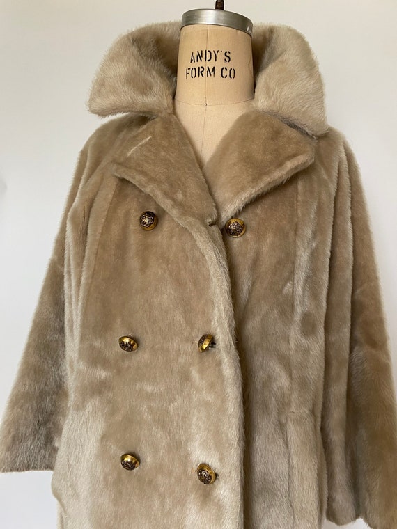 G. Fox & Co. 1960s faux fur coat - image 2
