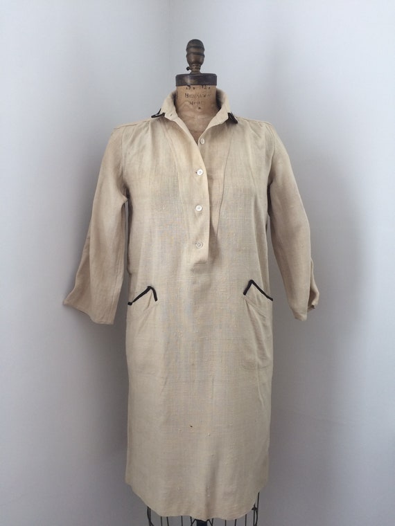 1980s Vintage Creamy Beige Linen Shift Dress with poc… - Gem