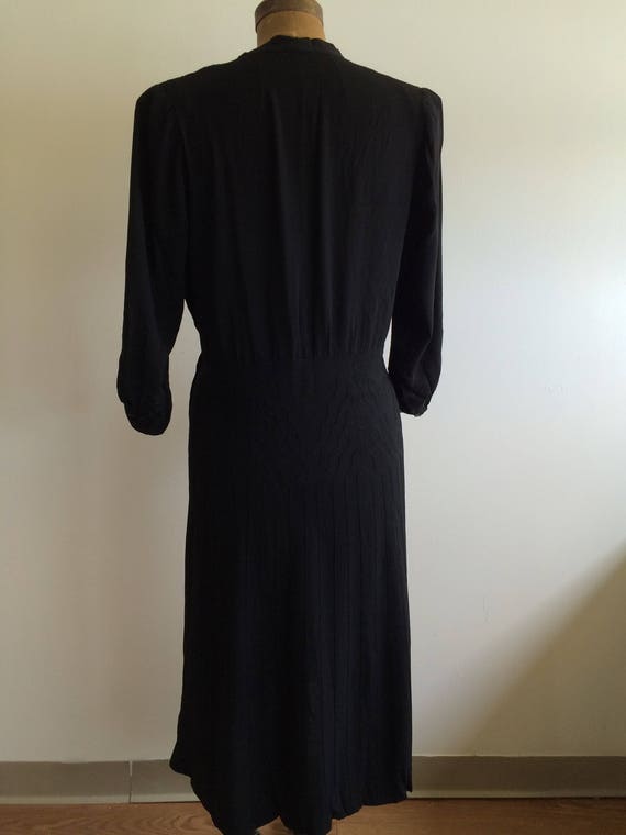 1940s black crepe dress w/ nice details - image 7