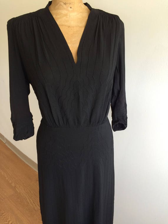 1940s black crepe dress w/ nice details - image 5