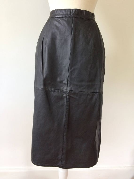 Gucci vintage 1980's black leather skirt Never Wo… - image 5