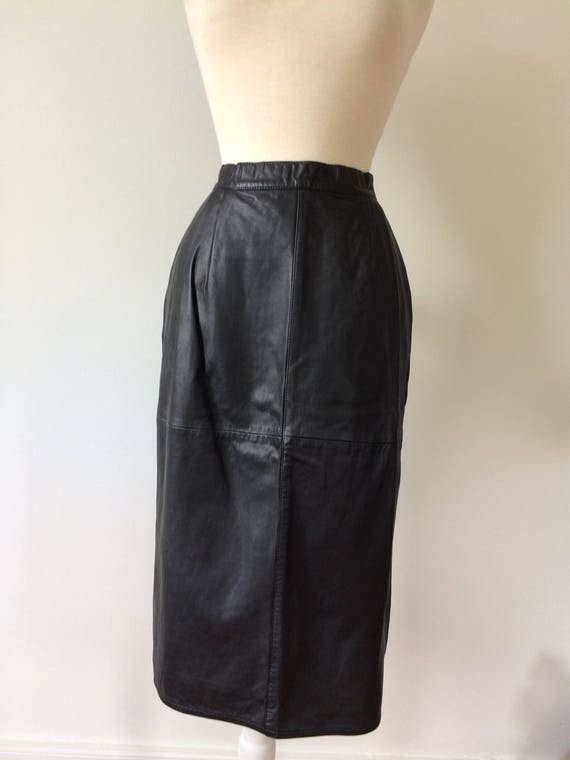 Gucci vintage 1980's black leather skirt Never Wo… - image 3