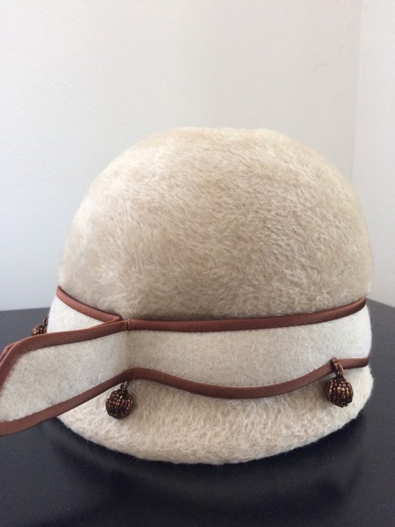 Vintage schiaparelli felt cloche hat with beaded d