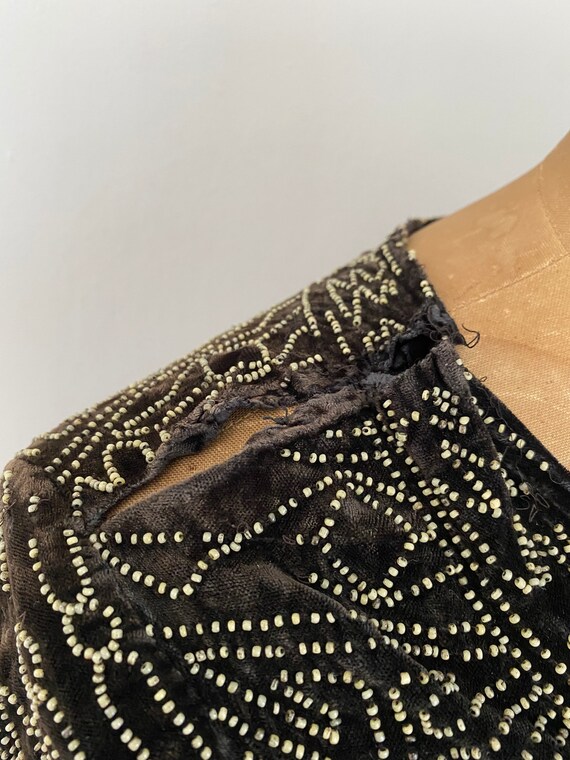 Rare 1920s hand beaded velvet dress! - image 7