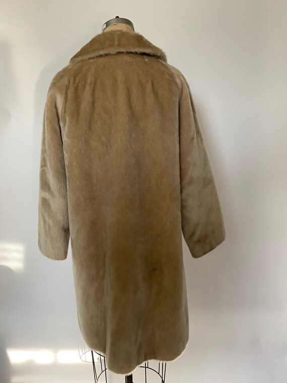 G. Fox & Co. 1960s faux fur coat - image 9