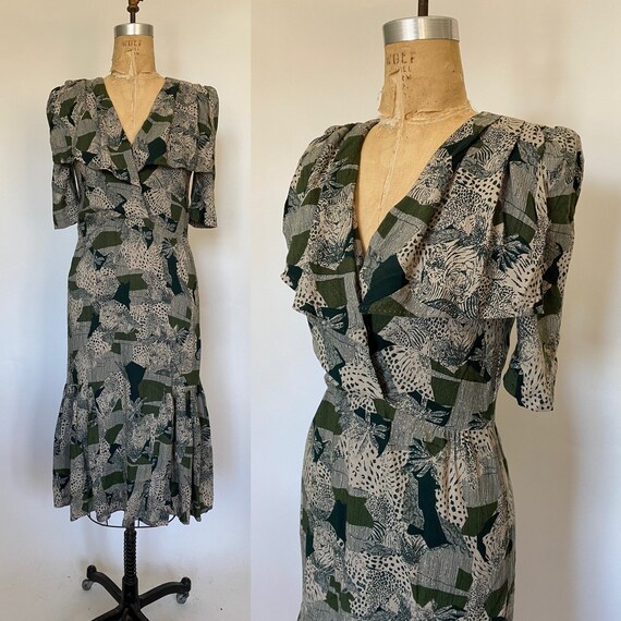 Vintage 80’s does the 40’s rayon dress w animal pr