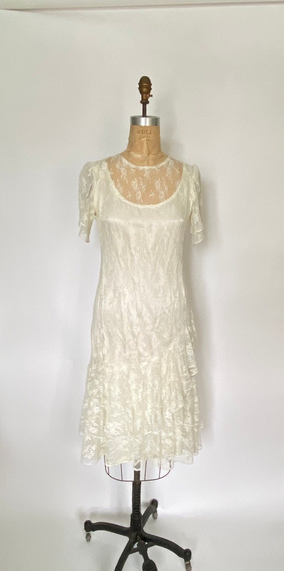 1980s white lace asymmetrical dress - image 2