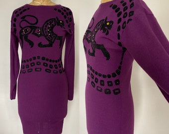 Robe de pull en tricot violet des années 1980 avec imprimé animal noir