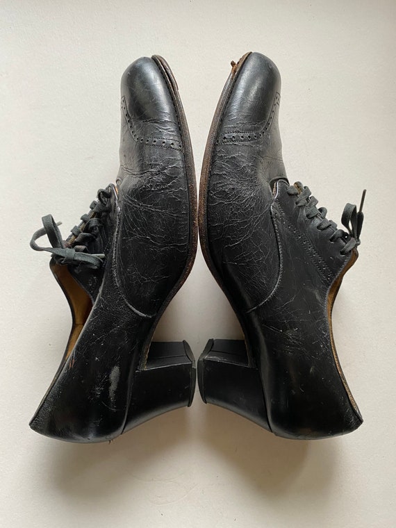 1930s black leather lace up shoes with stitching … - image 9