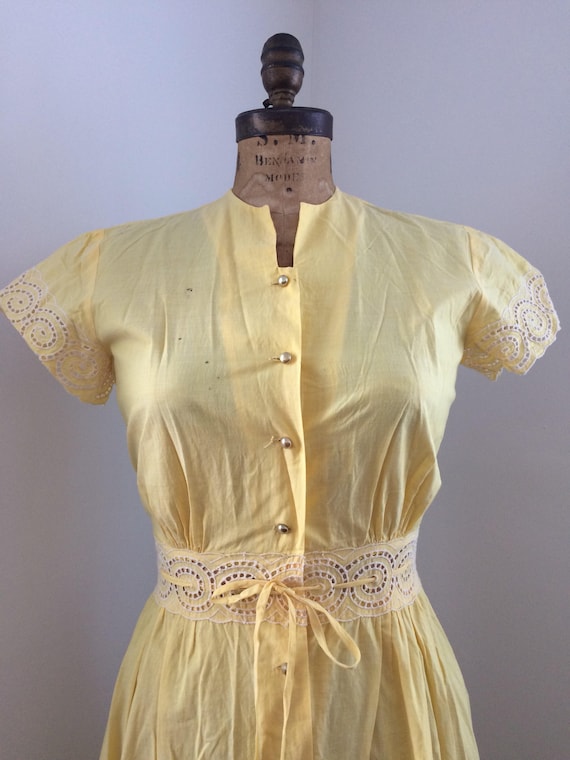 Bright yellow 1940's/50's soft cotton day dress w… - image 3