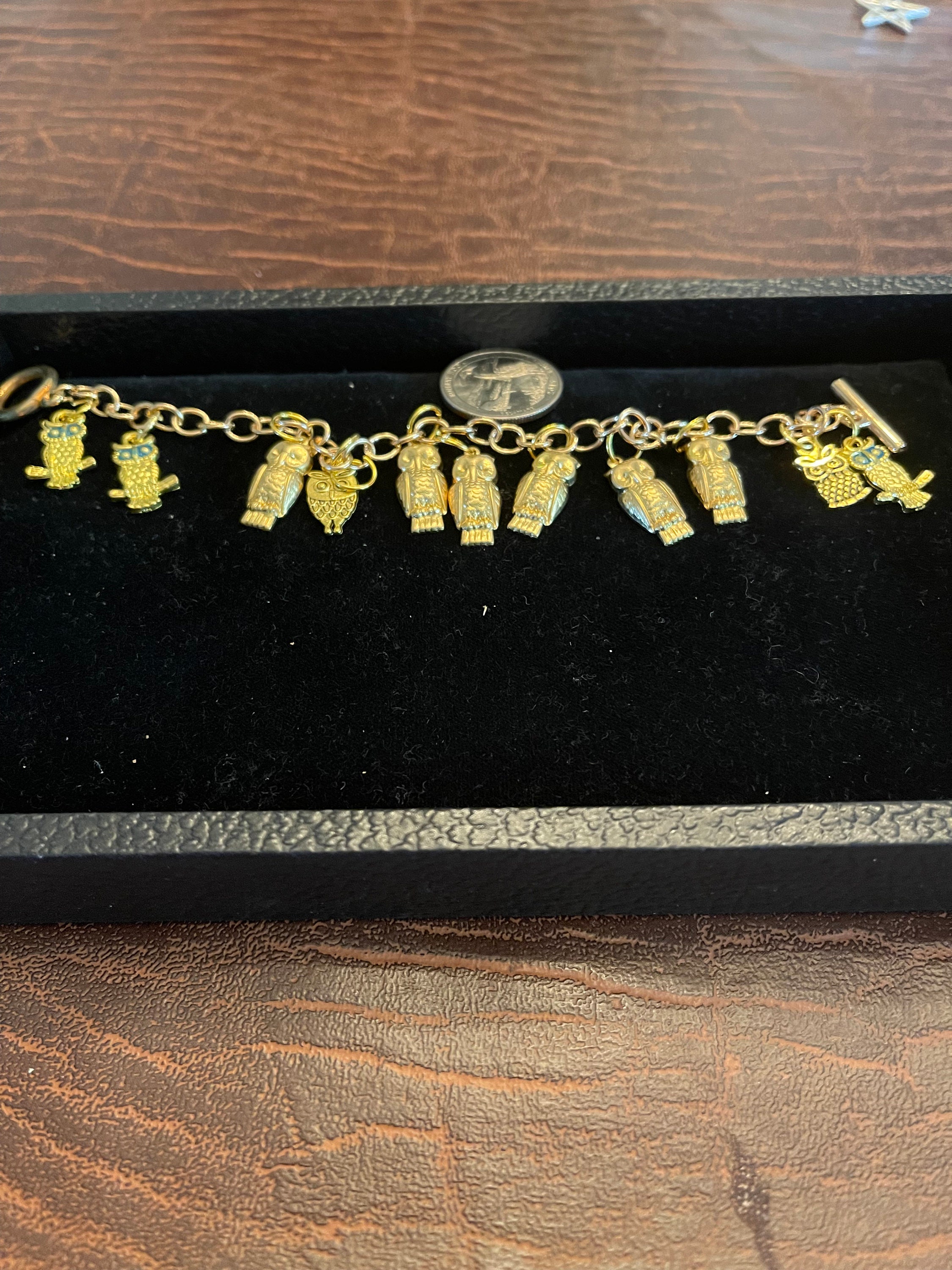 OWL Charm Bracelet on a 7 "Toggle Bracelet