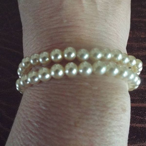 Double Vintage  Pearl  Bracelet   White 8 - 9 MM  Inches 7.5" around unusual vintage clasp - Queen would wear