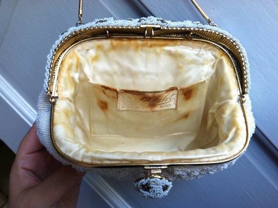 Vintage beaded ivory color handbag - image 4