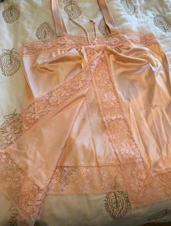 Vintage Peach Vanity Fair Lingerie Top With Lace - image 5