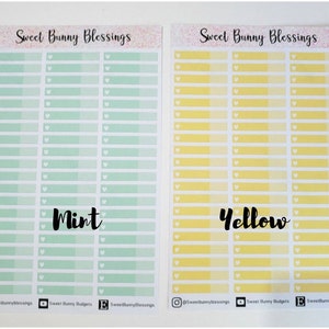Może przedstawiać: Dwa arkusze naklejek do wydrukowania z pastelowo zielonym i ż&oacute;łtym tłem. Każdy arkusz ma tekst "Sweet Bunny Blessings" u g&oacute;ry i słowa "Mint" i "Yellow" na dole. Arkusze są wypełnione pustymi prostokątnymi polami z małym białym sercem w rogu każdego pola.