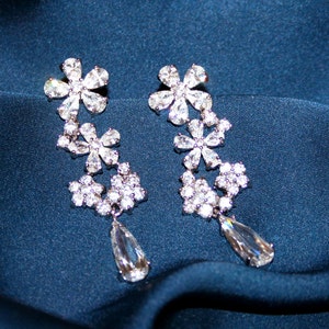 Top Quality Bling Clear Zirconia Cluster Flower Drop Bridal Earrings image 2