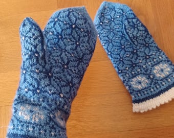 Pure wool mittens handmade