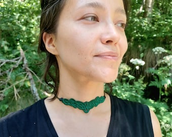 Necklace, crown, bracelet with Celtic weave