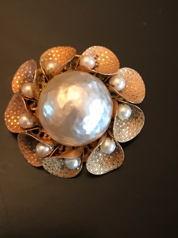 Miriam Haskell 1950s Pearl Brooch; Mid Century Bro