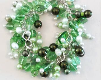 Charming green bracelet with Swarovski crystal bunny charm and Swarovski bicone crystals and pearls