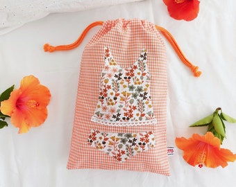 Handmade cotton lingerie and underwear bag, ideal for travel and drawer organization, perfect for girls and moms.