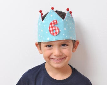 Reversible and ajustable handmade birthday crown with numbers, ideal for babies and kids.