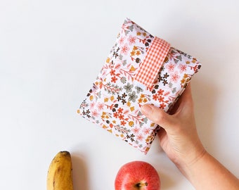 Reusable sandwich wrap, adaptable to different food shapes, PVC free food wrap, zero waste food wrapper, sustainable eco friendly gift.