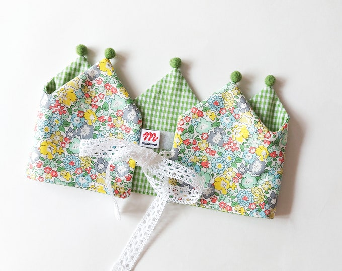 Featured listing image: Adjustable reversible fabric crown for children, floral and green vichy, birthday and playtime options.