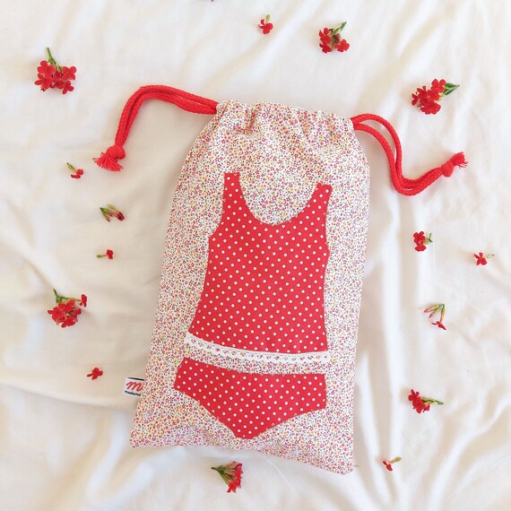 Bolsa de tela de algodon con cordon para guardar la lenceria y la ropa interior en la maleta durante un viaje para ninas y mamas. Etsy Espana