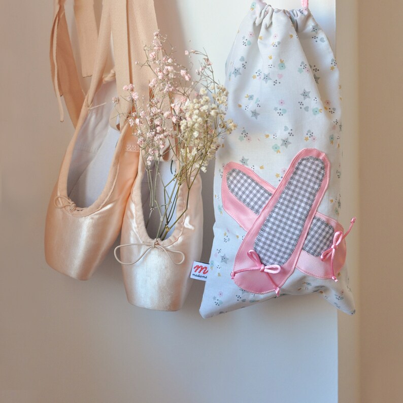 Ballet shoe bag, handmade cotton dance bag, sac to carry dance accessories, original gift for ballerinas, ballet pointe dance shoes bag. image 6
