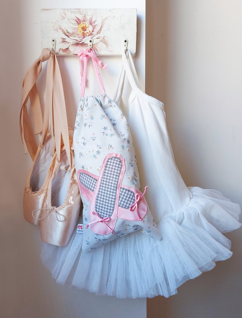 Ballet shoe bag, handmade cotton dance bag, sac to carry dance accessories, original gift for ballerinas, ballet pointe dance shoes bag. image 4