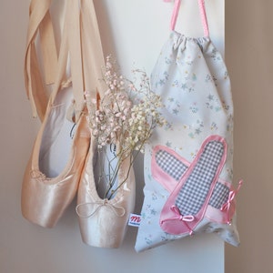 Ballet shoe bag, handmade cotton dance bag, sac to carry dance accessories, original gift for ballerinas, ballet pointe dance shoes bag. image 5