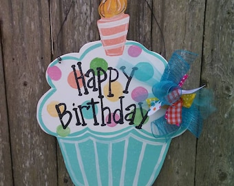 Happy birthday door hanger, cupcake door hanger, wood door hanger, birthday decor, birthday party decor...