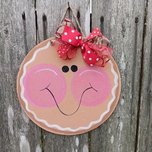 Gingerbread door hanger, Gingerbread decor, winter door hanger, Christmas door hanger, Farmhouse decor, wood door hanger, kitchen decor