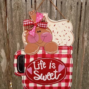 Gingerbread door hanger, valentine door hanger, farmhouse decor, wood door hanger, gingerbread decor, Christmas decor, Valentine decor.