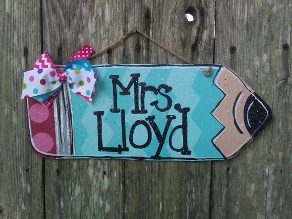 Pencil door hanger.. Personalized free!!! Wood teacher sign..classroom decor..teacher gift..door hanger