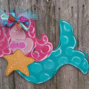 Mermaid door hanger, mermaid decor, girl room decor, wood mermaid sign, wood door hanger, personalized free. Door hangers