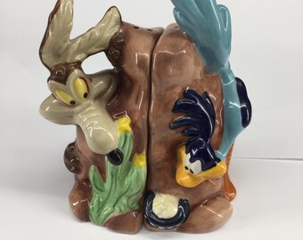 Saliera e pepiera magnetiche rare con i personaggi dei Looney Tunes Wile E. Coyote e Roadrunner — 1993-1999