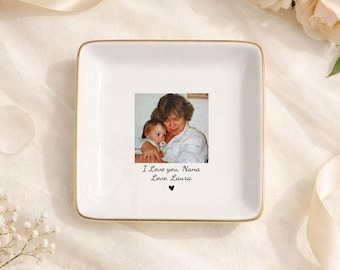 Custom Grandma Gift, Mom Ring Dish, Personalized Photo Trinket Dish, Mother Birthday Gift, Grandma Mothers Day Gifts, Mom Gift Jewelry Tray