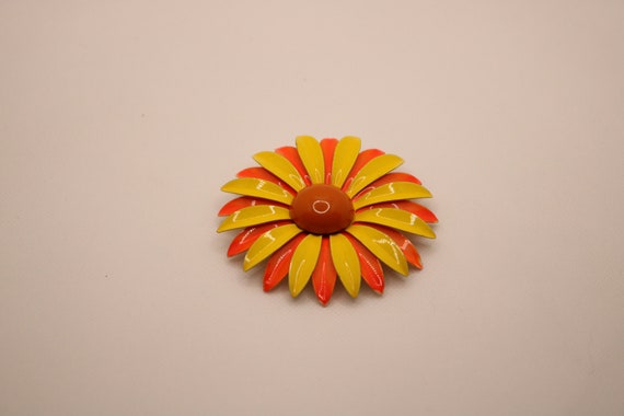 Mod flower brooch - image 1