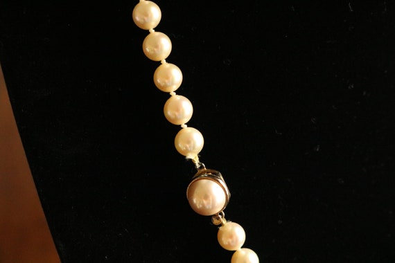 Faux pearl necklace - image 3
