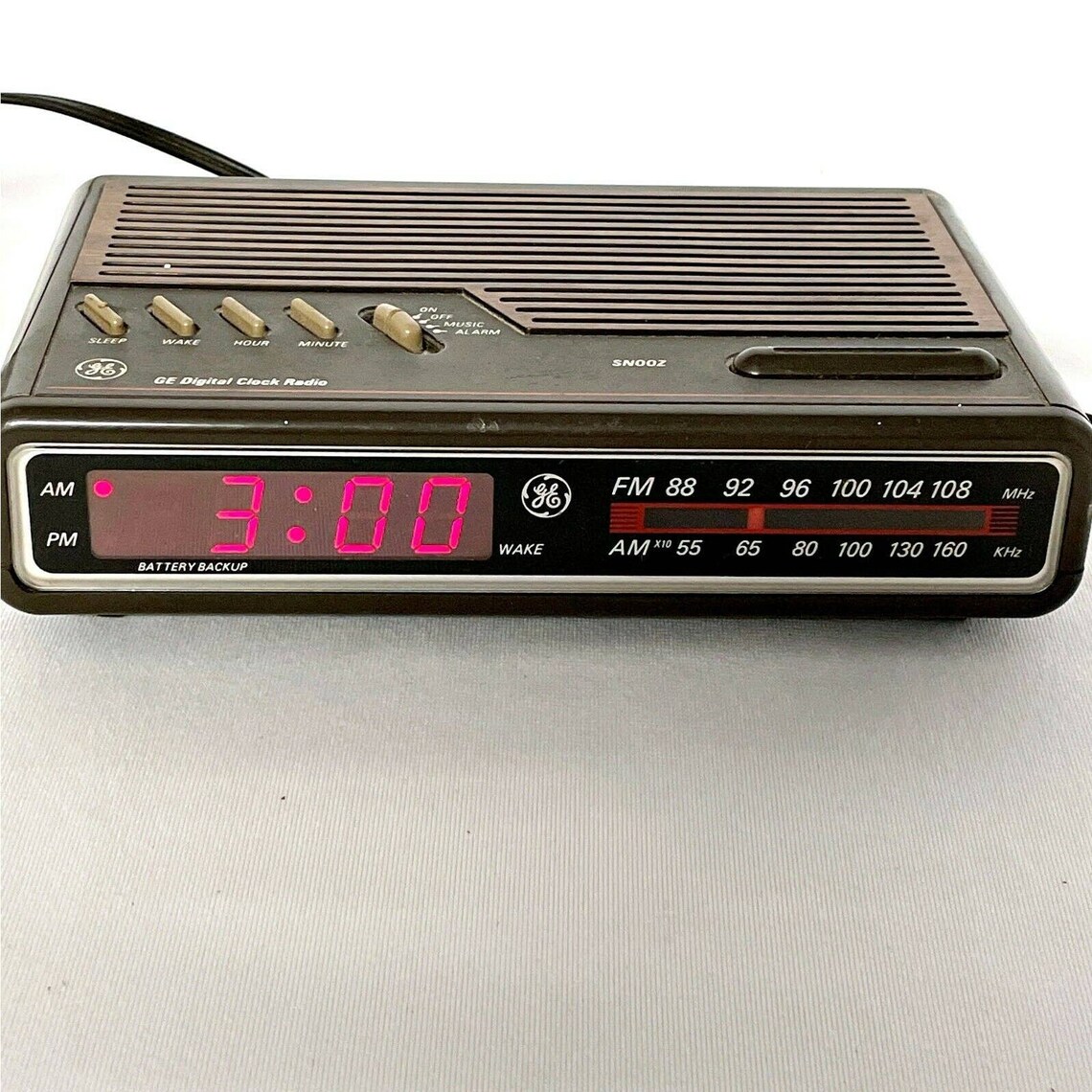 GE Am/Fm Woodgrain Radio Alarm Clock Model GE 74612B Etsy