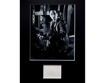 PETER CUSHING AUTOGRAPH photo display Dracula