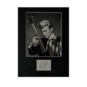 DAVID BOWIE AUTOGRAPH photo display