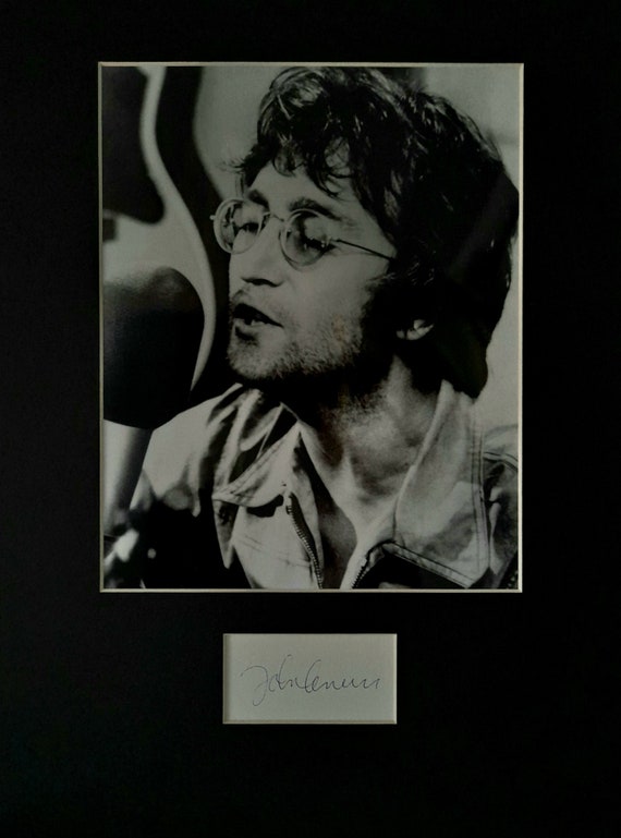 ジョン・レノン サイン写真展示 - Etsy 日本
