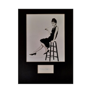 AUDREY HEPBURN AUTOGRAPH photo display Breakfast at Tiffanys