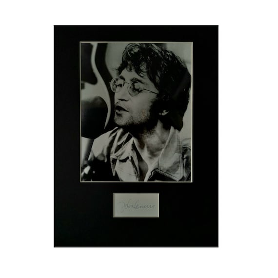 ジョン・レノン サイン写真展示 - Etsy 日本