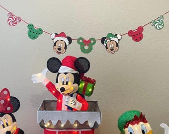 Mickey and Minnie Mouse Christmas Banner: Cardstock Party Decoration